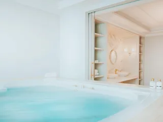 Первоклассный жилой и отельный комплекс The Heart of Europe от Kleindienst Group на островах, The World Islands, Дубай, ОАЭ