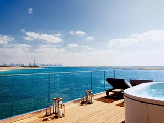 Плавучие виллы с подводными нижними этажами, зонами отдыха и джакузи, The World Islands, Дубай, ОАЭ