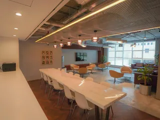 Элитная резиденция Marina Arcade Tower с зонами отдыха и живописными видами, Dubai Marina, ОАЭ