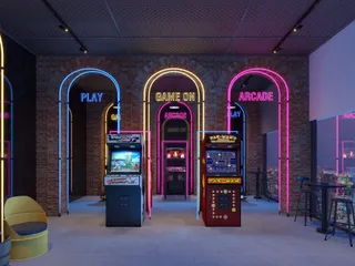 Новая высотная резиденция Claydon House с тремя бассейнами, лагуной и набережной, Nad Al Sheba 1, Дубай, ОАЭ