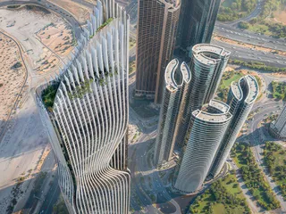 Новая высотная резиденция Sky Tower с бассейном, садом и рестораном рядом с каналом, в центральном районе Business Bay, Дубай, ОАЭ