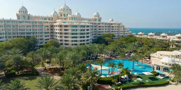 Элитный комплекс меблированных апартаментов Kempinski Residences с 5-звездочным отелем и собственным пляжем, Palm Jumeirah, Дубай, ОАЭ